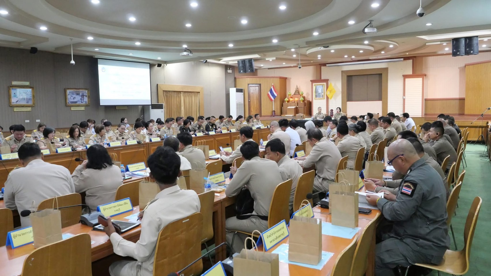 🎯 พช.ราชบุรี ร่วมประชุมหัวหน้าส่วนราชการจังหวัดราชบุรี ประจำเดือนมิถุนายน 2568