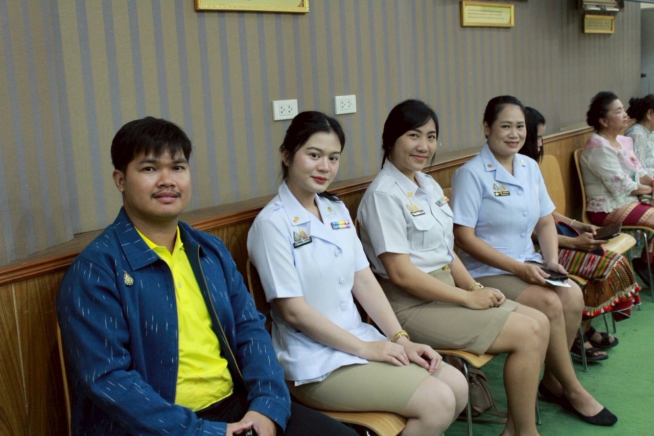 📣 พช.ราชบุรีมอบใบประกาศนียบัตรให้แก่คนกองทุนพัฒนาบทบาทสตรีดีเด่นระดับจังหวัด ประจำปี 2568