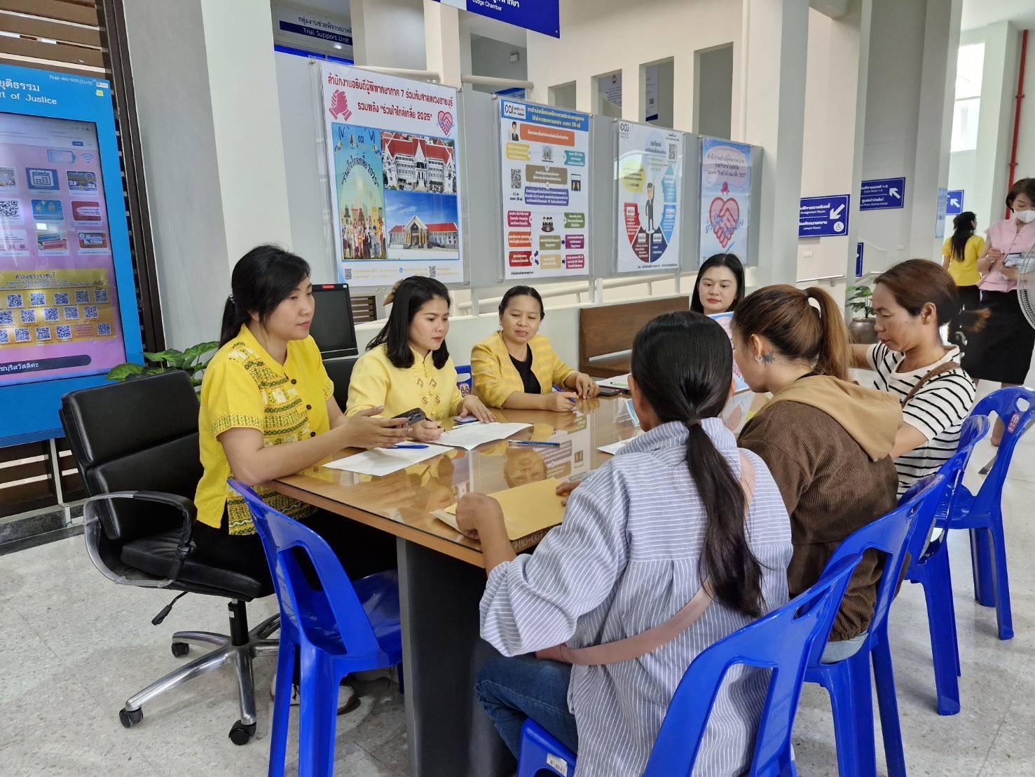 📣 พช.ราชบุรี ร่วมกับศาลแขวงราชบุรี ไกล่เกลี่ยก่อนฟ้องลูกหนี้เกินกำหนดชำระกองทุนพัฒนาบทบาทสตรี ตามโครงการ “ร่วมใจไกล่เกลี่ย 2025”