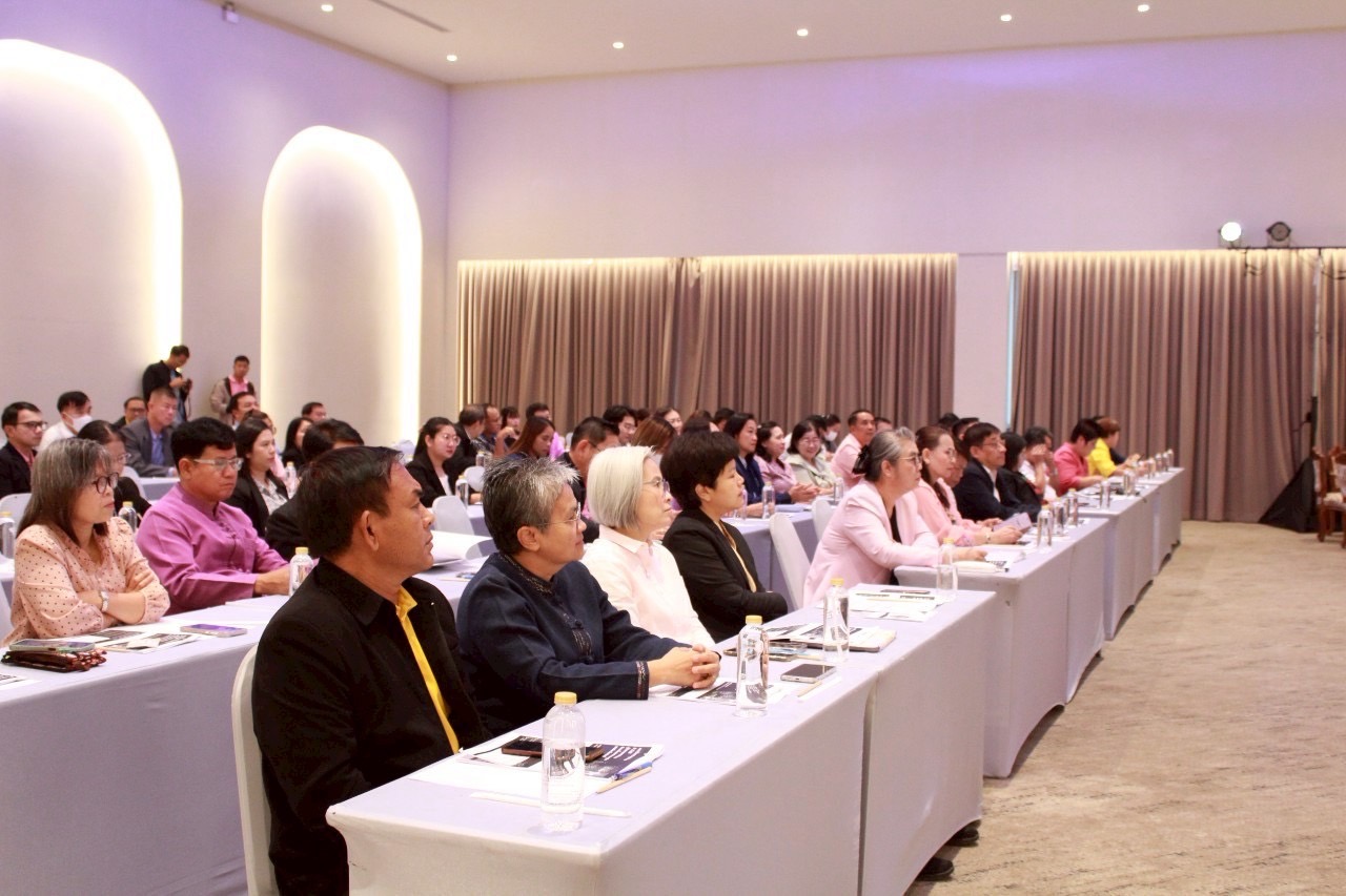 📣 พช.ราชบุรี เข้าร่วมโครงการ “แนวโน้มเศรษฐกิจไทย ปี 2568 สู่ทิศทางการพัฒนาขับเคลื่อนทางเศรษฐกิจของจังหวัดราชบุรี”