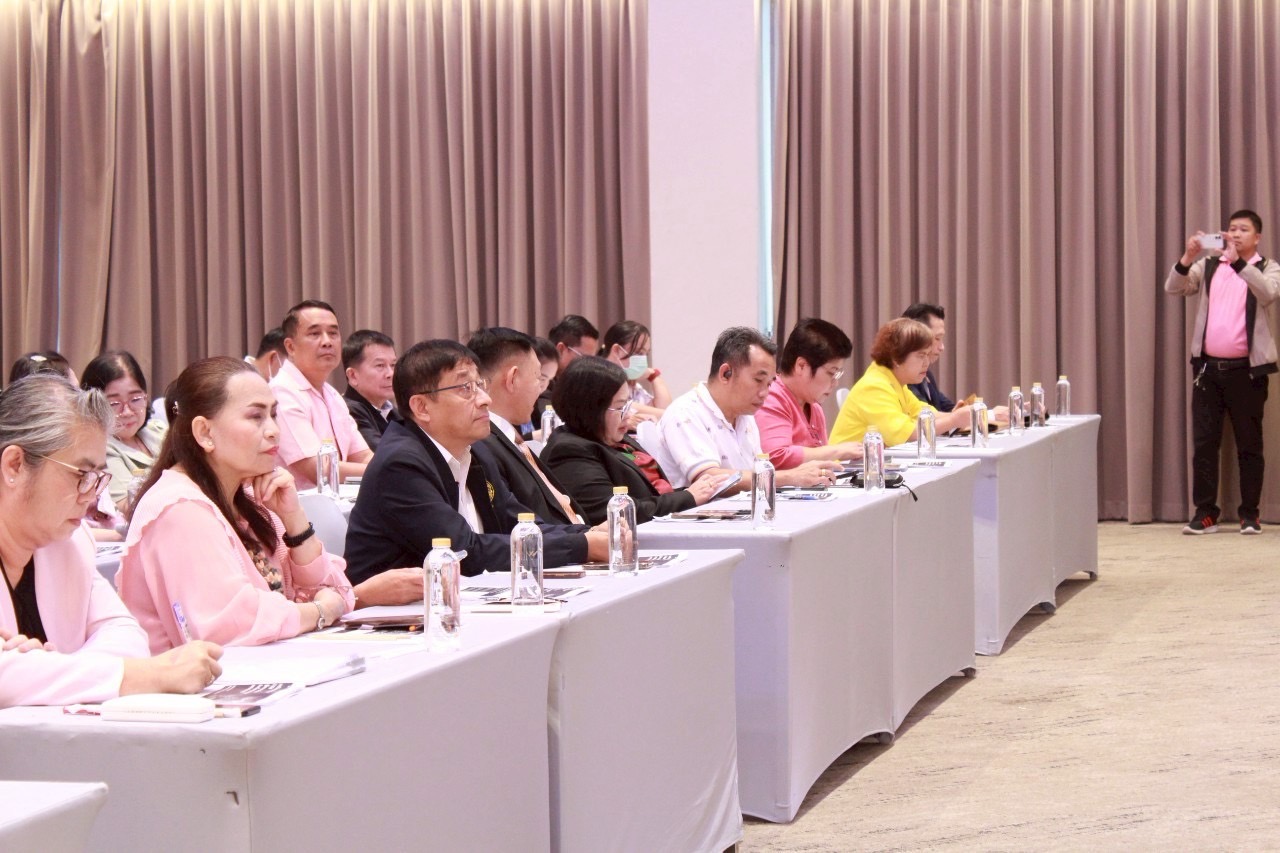 📣 พช.ราชบุรี เข้าร่วมโครงการ “แนวโน้มเศรษฐกิจไทย ปี 2568 สู่ทิศทางการพัฒนาขับเคลื่อนทางเศรษฐกิจของจังหวัดราชบุรี”