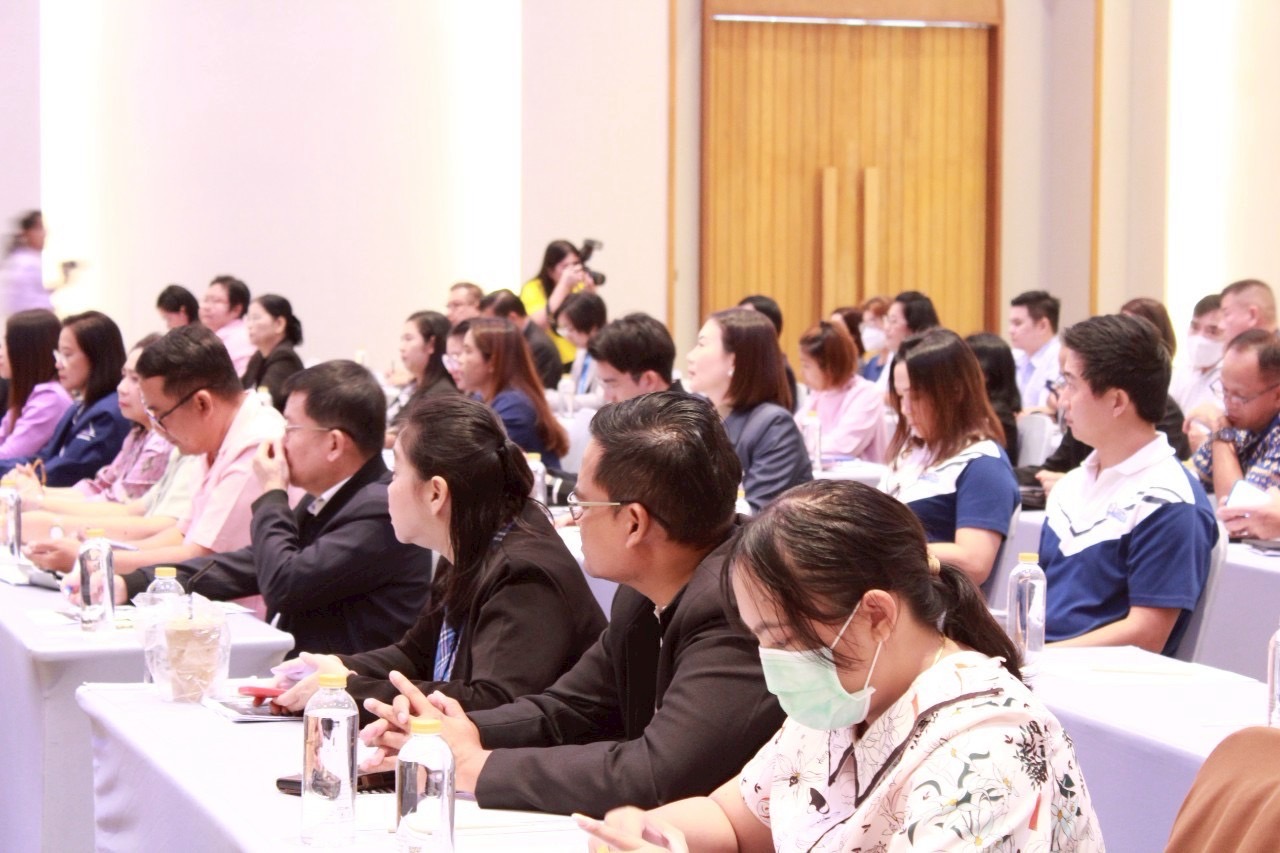 📣 พช.ราชบุรี เข้าร่วมโครงการ “แนวโน้มเศรษฐกิจไทย ปี 2568 สู่ทิศทางการพัฒนาขับเคลื่อนทางเศรษฐกิจของจังหวัดราชบุรี”