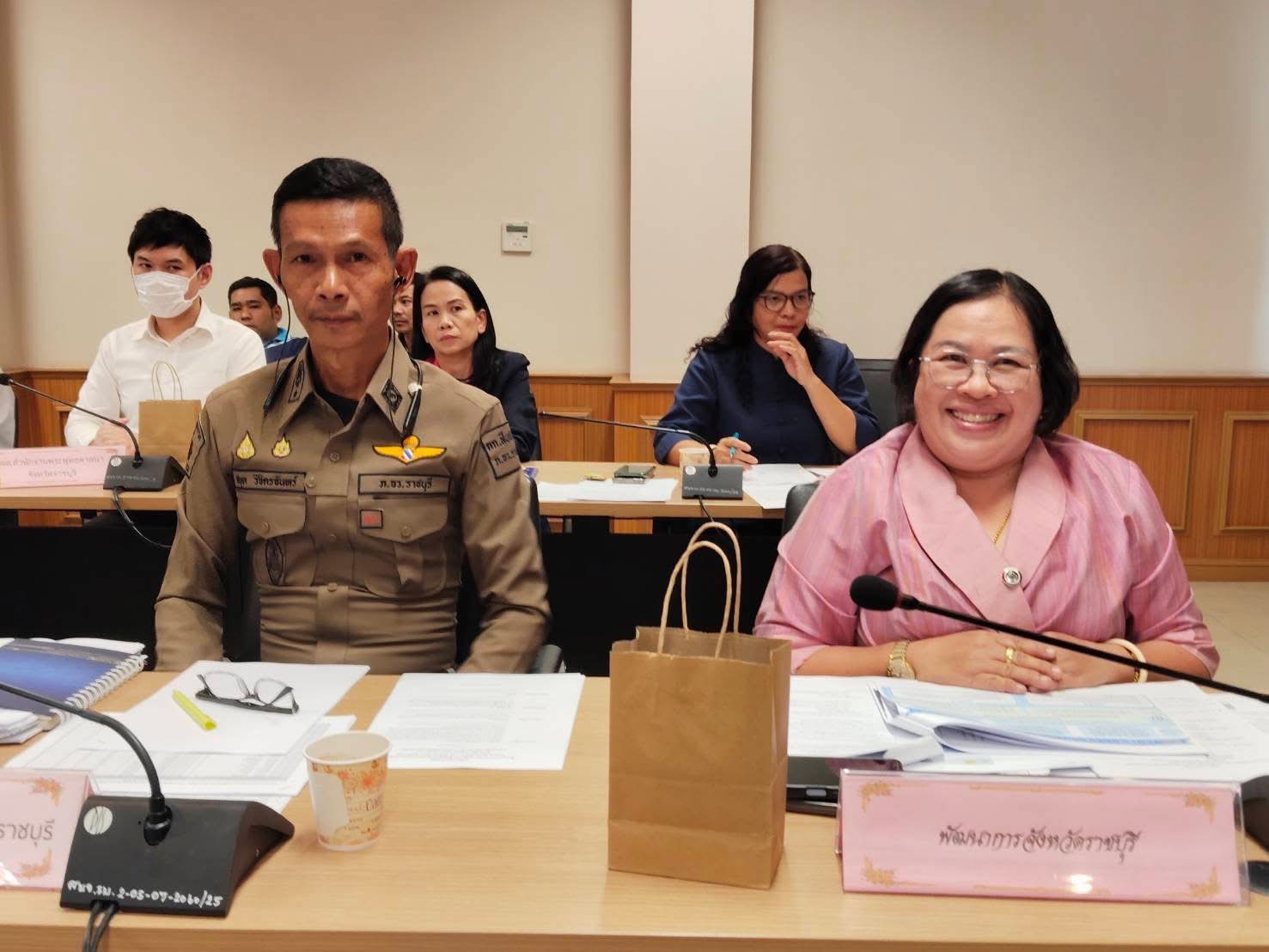 📣 พช.ราชบุรี ร่วมประชุมชี้แจงแนวทางการดำเนินงานพัฒนาและฟื้นฟูหมู่บ้าน/ชุมชน กองทุนแม่ของแผ่นดินในระยะ 2 เดือน (1 มิถุนายน – 31 กรกฎาคม 2568)