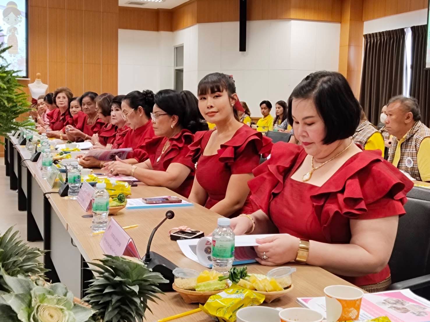 📣 พช.ราชบุรี เข้ารับการพิจารณาคัดเลือกคนกองทุนพัฒนาบทบาทสตรีดีเด่นระดับศูนย์ศึกษาและพัฒนาชุมชน โครงการเชิดชูเกียรติคนกองทุนพัฒนาบทบาทสตรี ประจำปี 2568