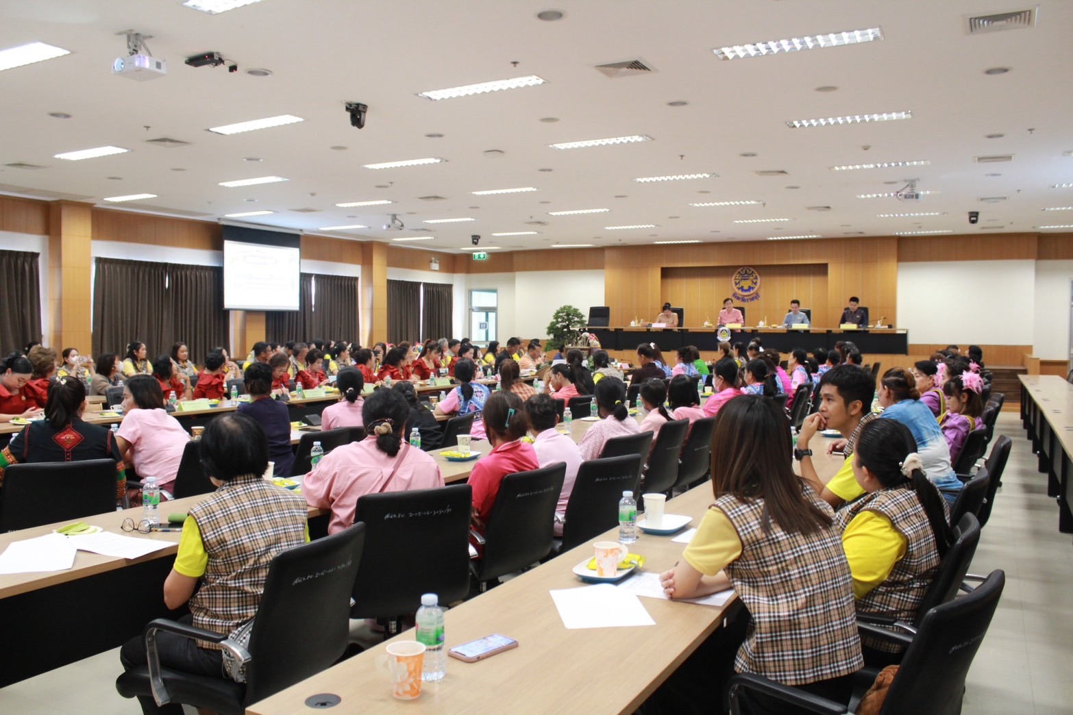 📣 พช.ราชบุรี เข้ารับการพิจารณาคัดเลือกคนกองทุนพัฒนาบทบาทสตรีดีเด่นระดับศูนย์ศึกษาและพัฒนาชุมชน โครงการเชิดชูเกียรติคนกองทุนพัฒนาบทบาทสตรี ประจำปี 2568