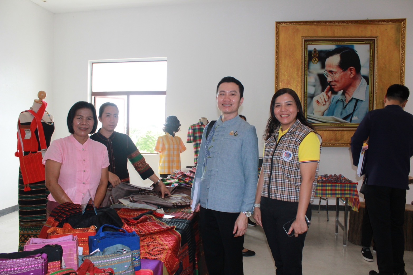 📣 พช.ราชบุรี เข้ารับการพิจารณาคัดเลือกคนกองทุนพัฒนาบทบาทสตรีดีเด่นระดับศูนย์ศึกษาและพัฒนาชุมชน โครงการเชิดชูเกียรติคนกองทุนพัฒนาบทบาทสตรี ประจำปี 2568