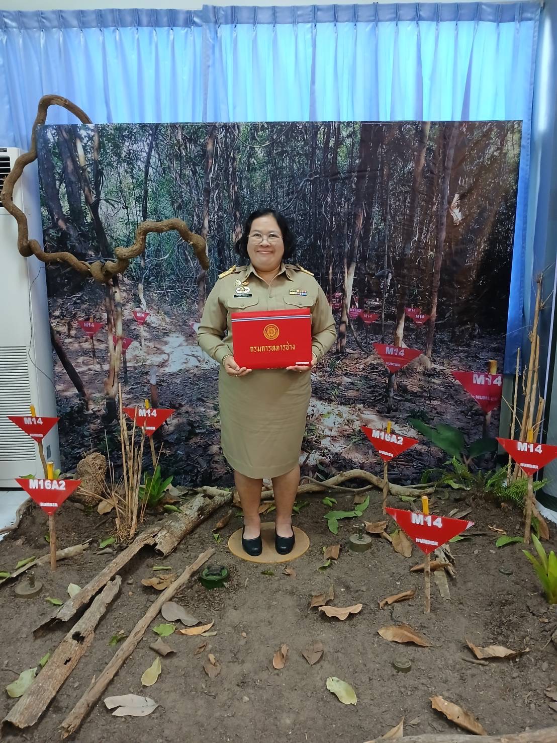 📣 พช.ราชบุรี ร่วมรับมอบเครื่องหมายสงครามทุ่นระเบิดกิตติมศักดิ์