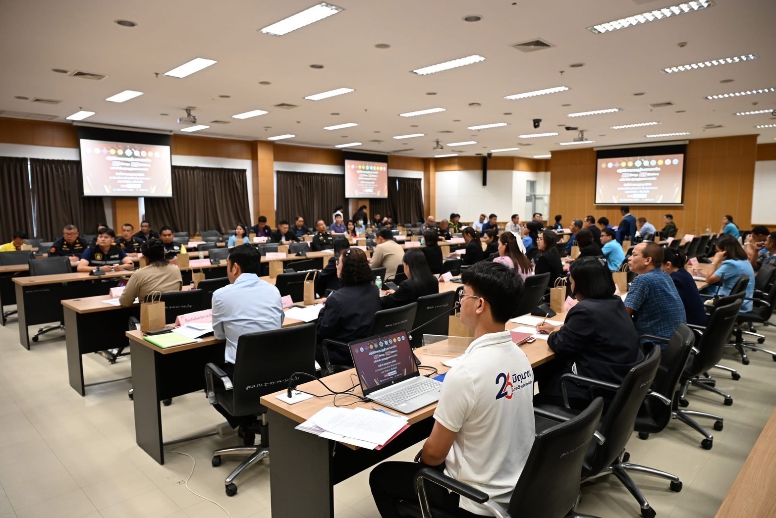 🎯พช.ราชบุรี ร่วมการประชุมคณะกรรมการอำนวยการศูนย์อำนวยการป้องกันและปราบปรามยาเสพติดจังหวัดราชบุรี (ศอ.ปส.จ.รบ)