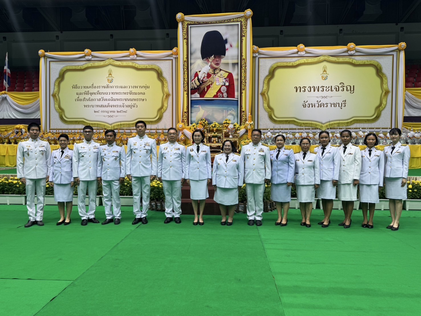 📣 พช.ราชบุรี ร่วมพิธีถวายเครื่องราชสักการะและวางพานพุ่ม และพิธีจุดเทียนถวายพระพรชัยมงคล