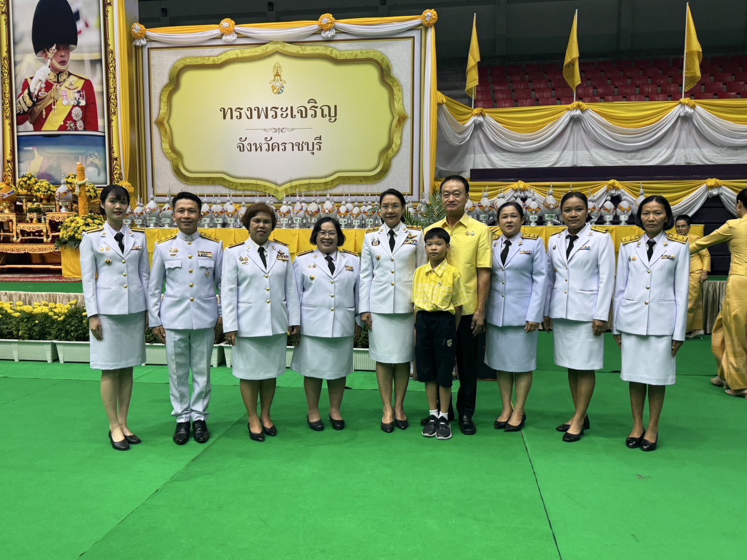 📣 พช.ราชบุรี ร่วมพิธีถวายเครื่องราชสักการะและวางพานพุ่ม และพิธีจุดเทียนถวายพระพรชัยมงคล