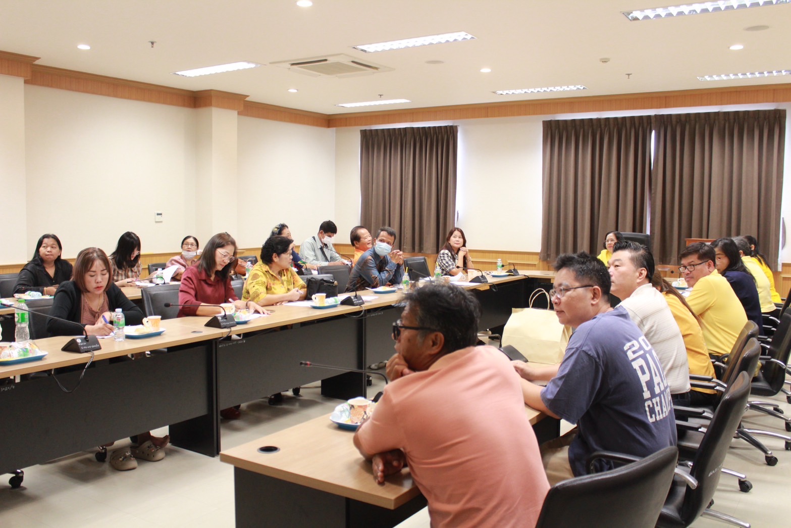 📣 พช.ราชบุรี จัดประชุม ผู้ผลิต ผู้ประกอบการ OTOP ที่เข้าร่วมแสดงและจำหน่ายสินค้า ใน OTOP ศิลปาชีพ ประทีปไทย OTOP ก้าวไกลด้วยพระบารมี