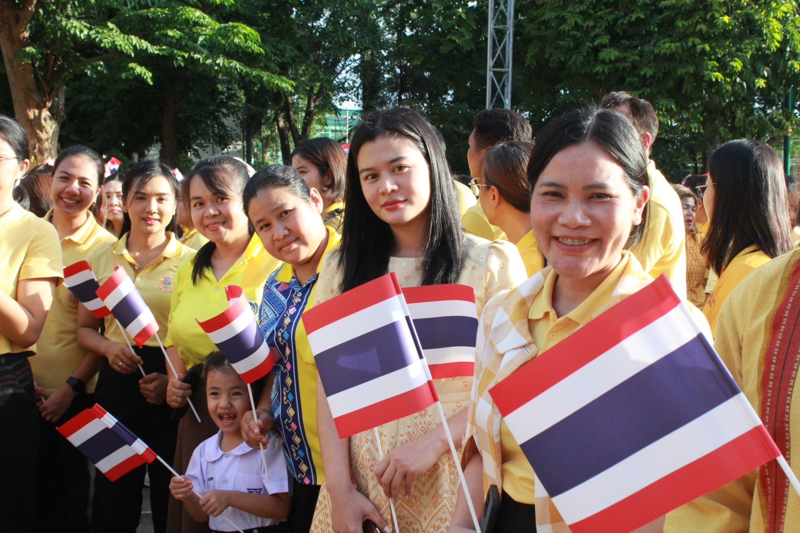 📣 พช.ราชบุรี ร่วมยืนตรงเคารพธงชาติ