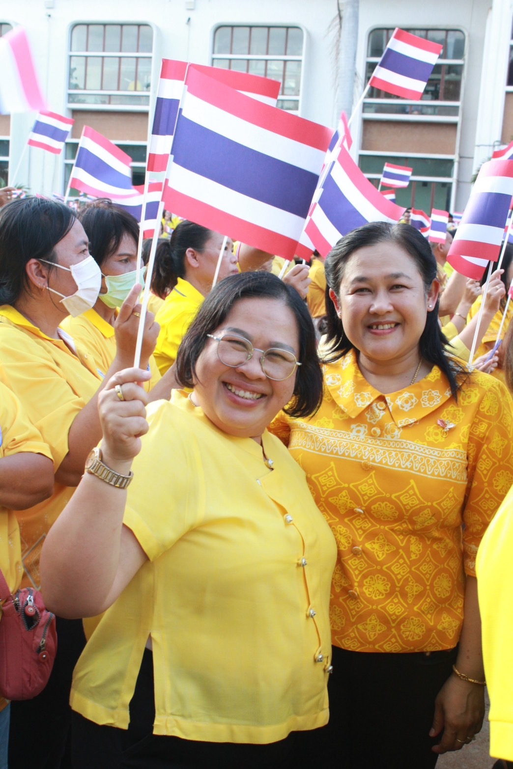 📣 พช.ราชบุรี ร่วมยืนตรงเคารพธงชาติ