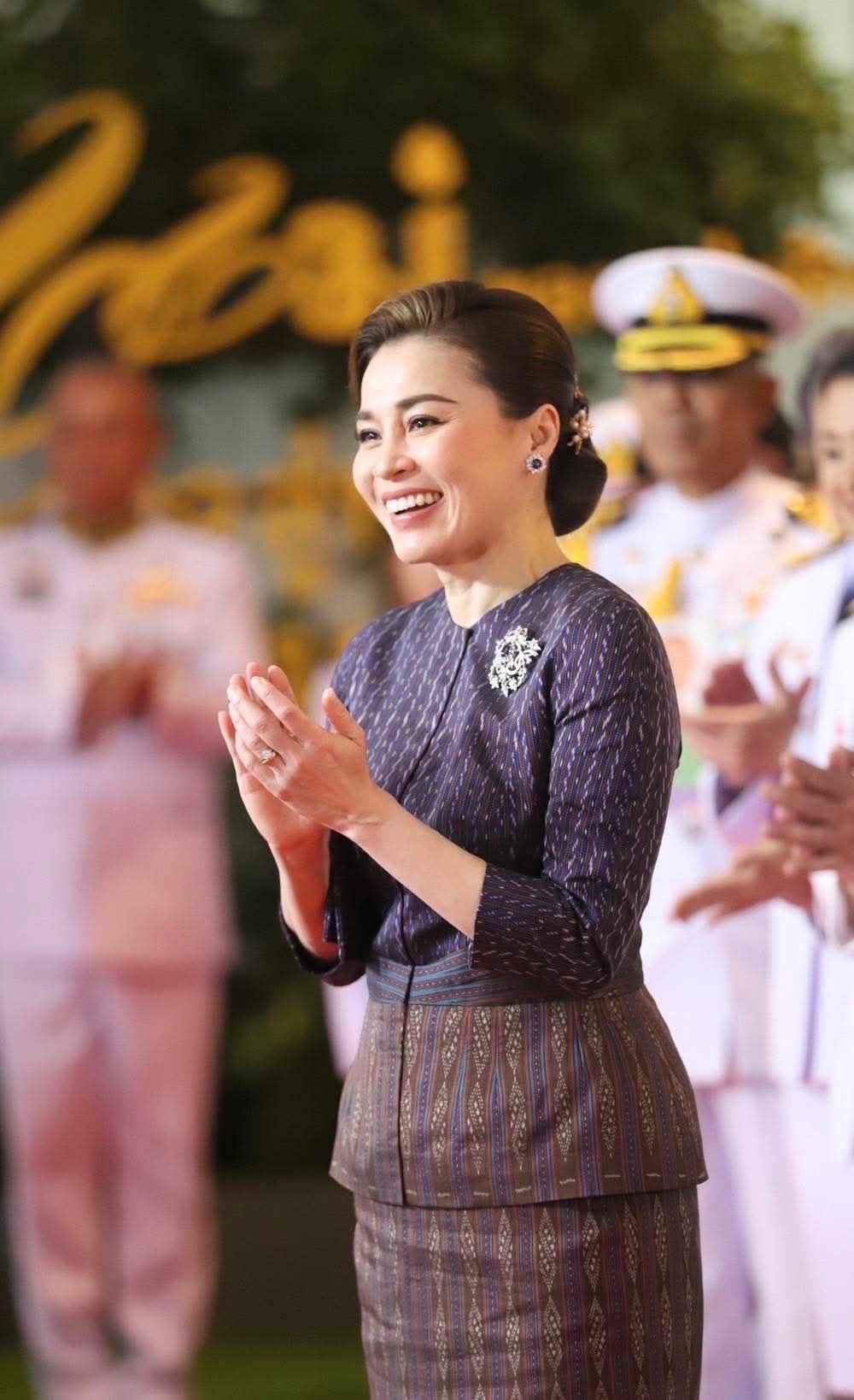 📣 พช.ราชบุรี ร่วมเฝ้ารับสมเด็จพระนางเจ้าฯ พระบรมราชินี ในโอกาส เสด็จเป็นองค์ประธานในงานมหกรรมกองทุนแม่ของแผ่นดิน ประจำปี 2568