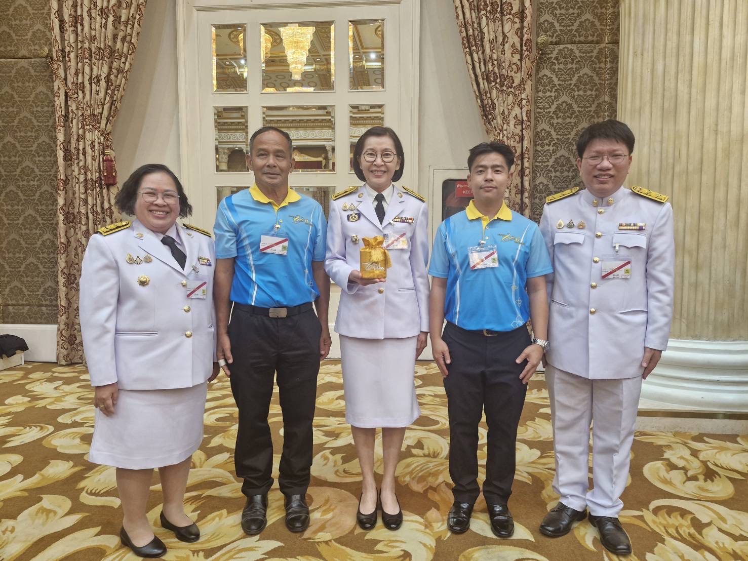 📣 พช.ราชบุรี ร่วมเฝ้ารับสมเด็จพระนางเจ้าฯ พระบรมราชินี ในโอกาส เสด็จเป็นองค์ประธานในงานมหกรรมกองทุนแม่ของแผ่นดิน ประจำปี 2568